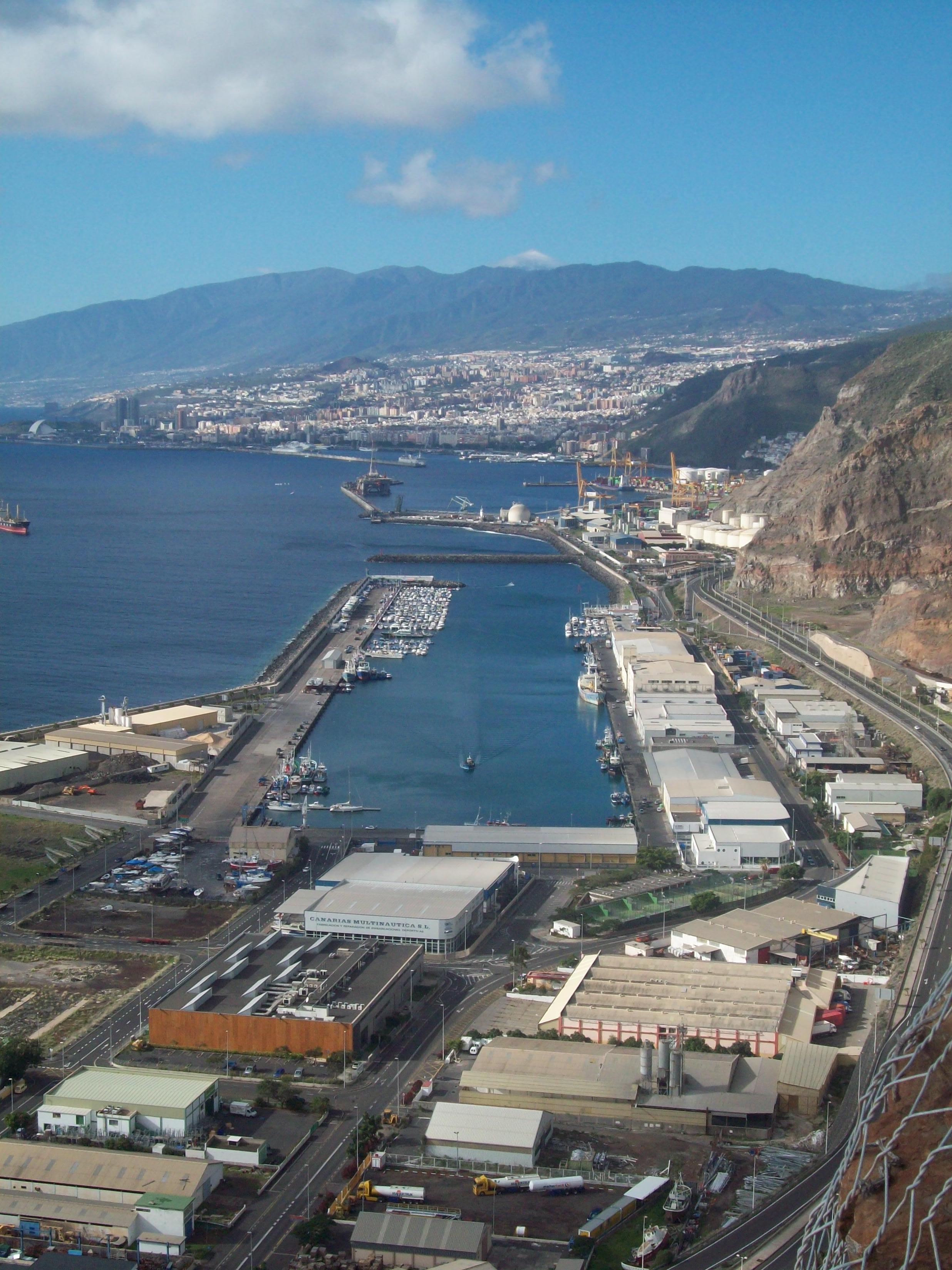 Image of the ferry terminal in Tenerife (Santa Cruz)